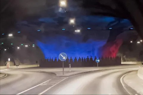 The underwater roundabout