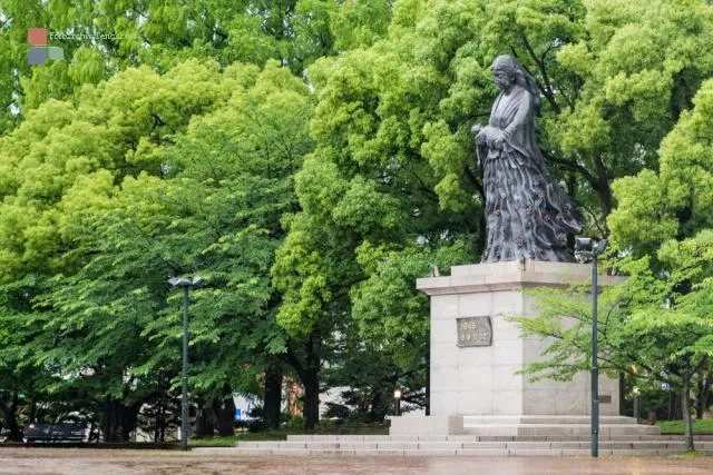 Mahnmal im Hypocenter Park in Nagasaki