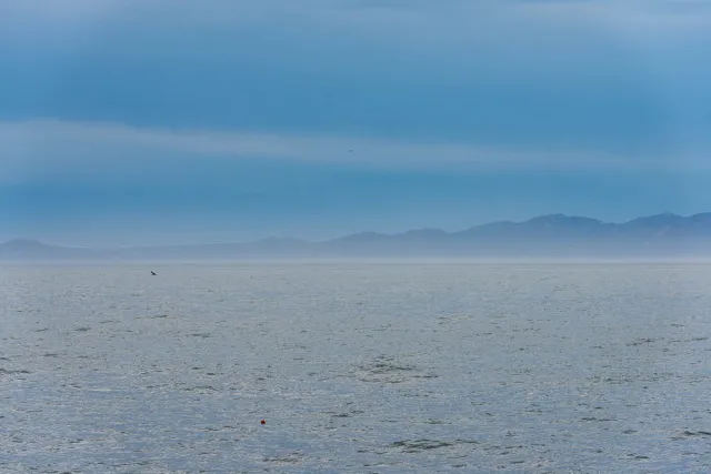 Kunashiri , die schwarze Insel im Nebel