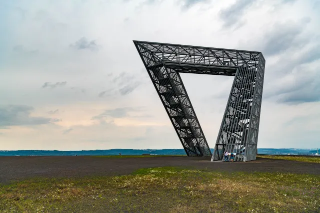 The Saar polygon in Ensdorf from different perspectives