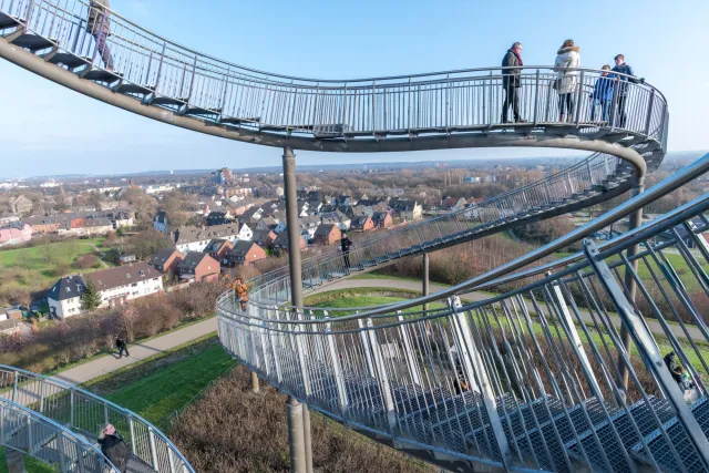 Tiger and Turtle bei Tag auf der Heinrich-Hildebrand-Höhe in Duisburg