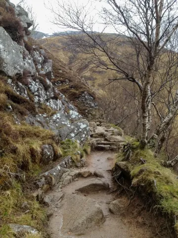 Die Wege zum Gipfel des Ben Nevis werden schmaler