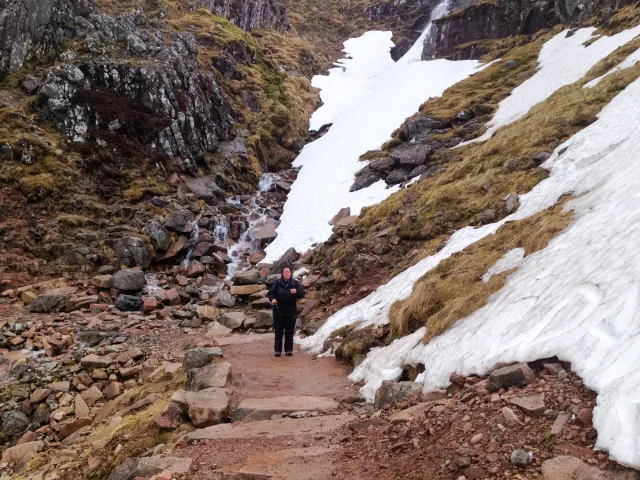 Wir gewinnen an Höhe und sehen den ersten Schnee