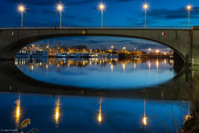 Die Brücke über der Rhône nach Avignon